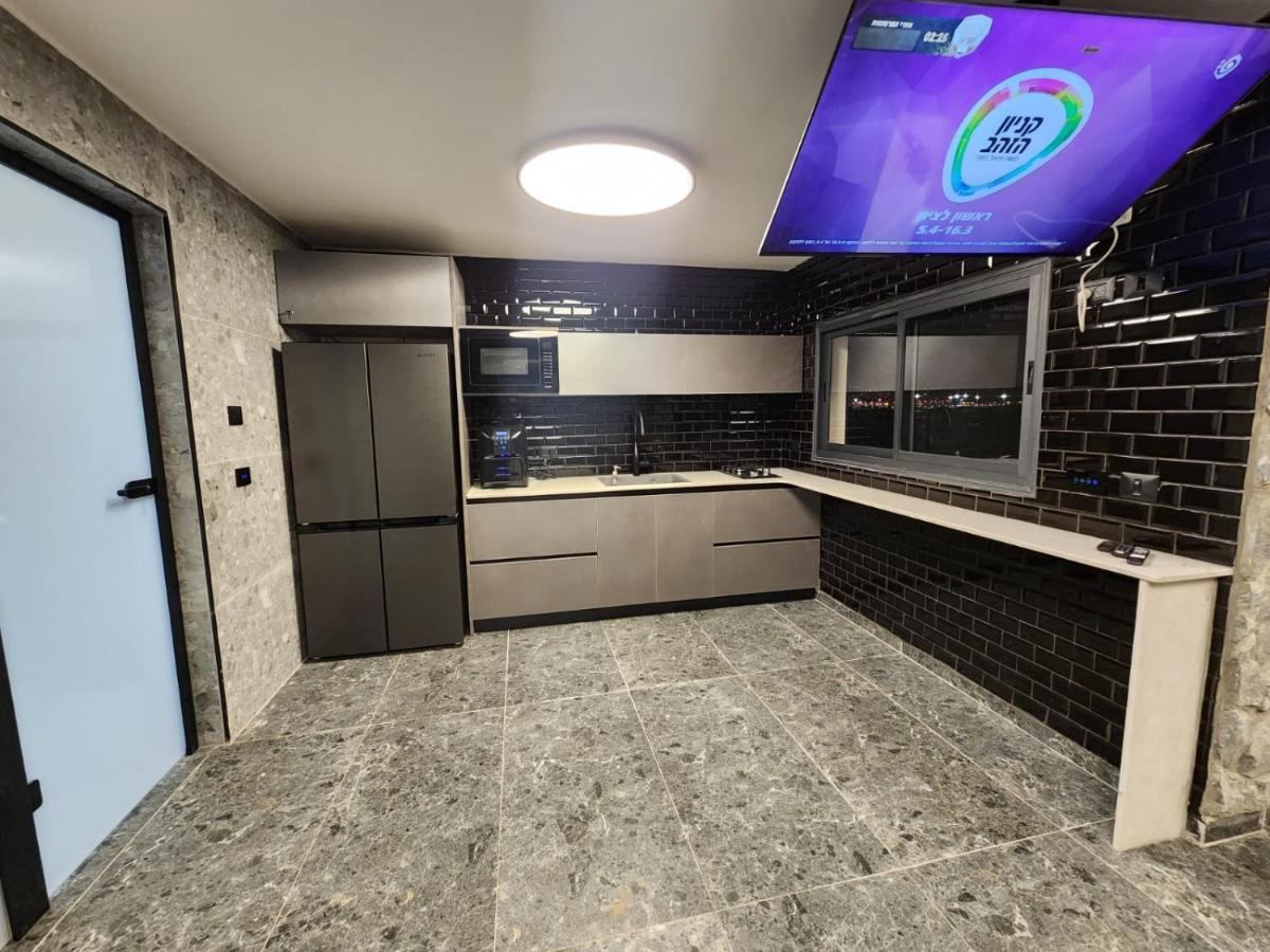 מבנים בים 75 Suites At Sea Haifa Exterior foto
